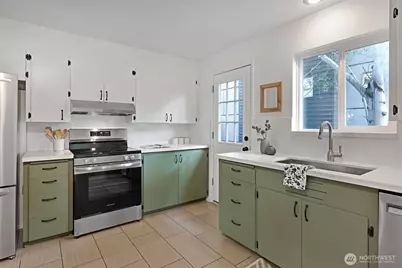 1603 NW 89th Street, Seattle, WA 98117 - Photo 10