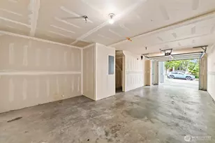 3727 S Holly Park Dr, Seattle, WA 98118 - Photo 14