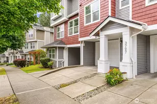 3727 S Holly Park Dr, Seattle, WA 98118 - Photo 2
