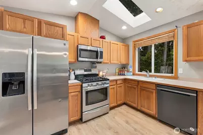 7721 Locust Avenue E, Bonney Lake, WA 98391 - Photo 6