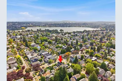 560 N 76th Street, Seattle, WA 98103 - Photo 36