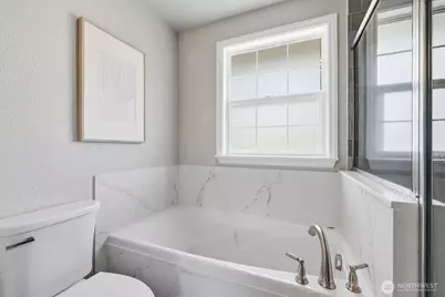 560 N 76th Street, Seattle, WA 98103 - Photo 20