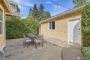 560 N 76th St, Seattle, WA 98103 - Photo 30
