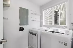 560 N 76th St, Seattle, WA 98103 - Photo 26