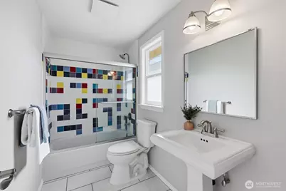 560 N 76th Street, Seattle, WA 98103 - Photo 24