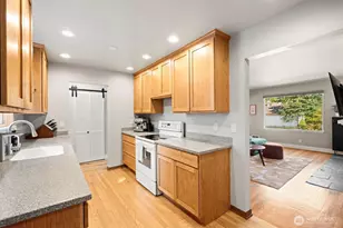 8225 22nd Pl NE, Seattle, WA 98115 - Photo 12