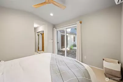 8225 22nd Place NE, Seattle, WA 98115 - Photo 16