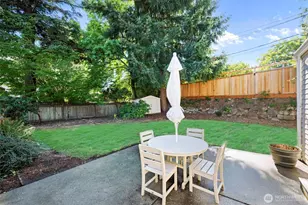 8225 22nd Pl NE, Seattle, WA 98115 - Photo 22