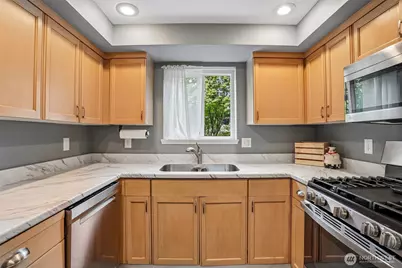 250 NW Dogwood Street #E104, Issaquah, WA 98027 - Photo 10