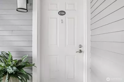 250 NW Dogwood Street #E104, Issaquah, WA 98027 - Photo 2