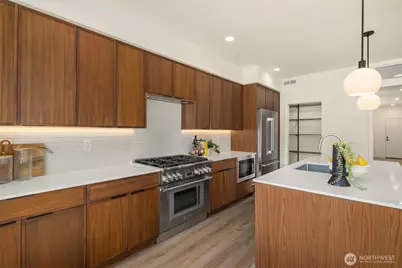 4530 NE 55th Street, Seattle, WA 98105 - Photo 4