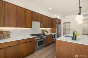 4530 NE 55th St, Seattle, WA 98105 - Photo 4