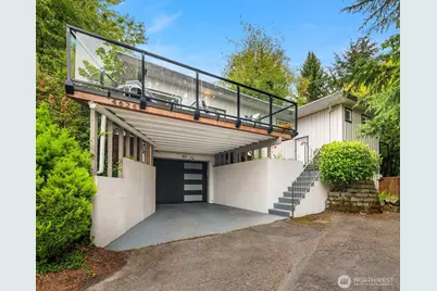 4626 33rd Avenue W, Seattle, WA 98199 - Photo 2