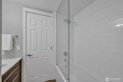 10042 Main Street #117, Bellevue, WA 98004 - Photo 26