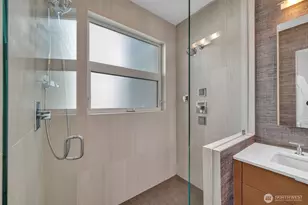 10042 Main St, Bellevue, WA 98004 - Photo 22