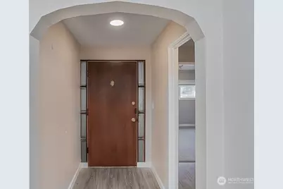 1732 Dexter Avenue N, Seattle, WA 98109 - Photo 8