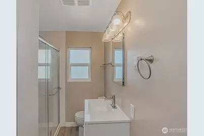 1732 Dexter Avenue N, Seattle, WA 98109 - Photo 12