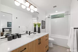 3646 B Greenwood Ave N, Seattle, WA 98103 - Photo 16