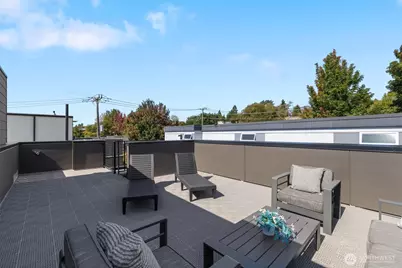 3646 B Greenwood Avenue N, Seattle, WA 98103 - Photo 32