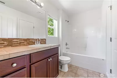 7624 NE 201st Place, Kenmore, WA 98028 - Photo 32