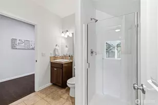 7624 NE 201st Pl, Kenmore, WA 98028 - Photo 10