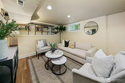 2320 Nob Hill Avenue N, Seattle, WA 98109 - Photo 24