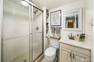 2320 Nob Hill Avenue N, Seattle, WA 98109 - Photo 26
