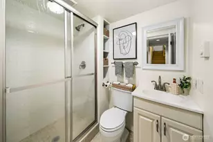2320 Nob Hill Ave N, Seattle, WA 98109 - Photo 26