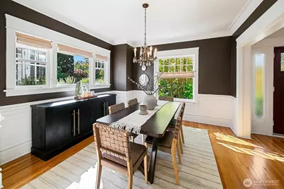 2320 Nob Hill Avenue N, Seattle, WA 98109 - Photo 8