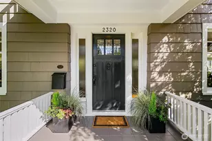 2320 Nob Hill Ave N, Seattle, WA 98109 - Photo 2
