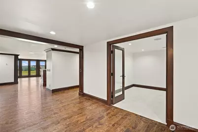 8711 Talbot Road, Edmonds, WA 98026 - Photo 28