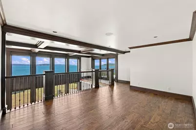 8711 Talbot Road, Edmonds, WA 98026 - Photo 20