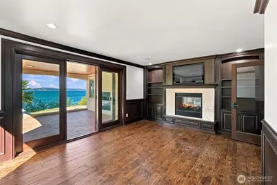 8711 Talbot Road, Edmonds, WA 98026 - Photo 16