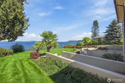 8711 Talbot Road, Edmonds, WA 98026 - Photo 32