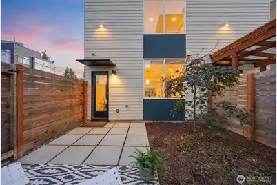 6016 California Avenue SW #D, Seattle, WA 98136 - Photo 2