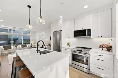 6016 California Avenue SW #D, Seattle, WA 98136 - Photo 10