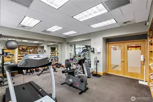 1100 106th Ave NE, Bellevue, WA 98004 - Photo 14