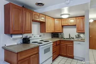 5030 15th Ave NE, Seattle, WA 98105 - Photo 18
