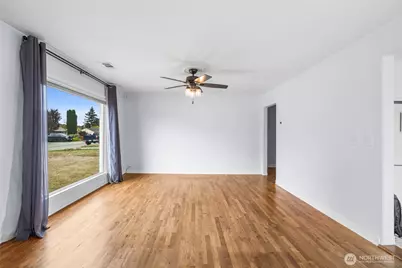 376 SE Glencoe Street, Oak Harbor, WA 98277 - Photo 6
