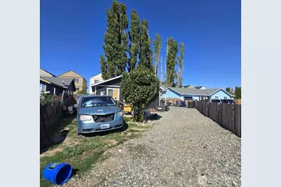 1561 Cashmere Street, Wenatchee, WA 98801 - Photo 2