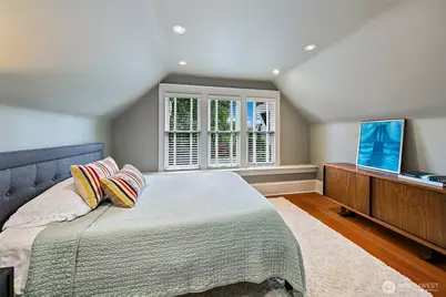 1239 20th Avenue E, Seattle, WA 98112 - Photo 22