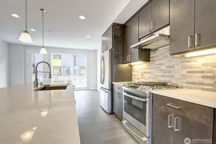 6542 32nd Ave NE, Seattle, WA 98115 - Photo 4