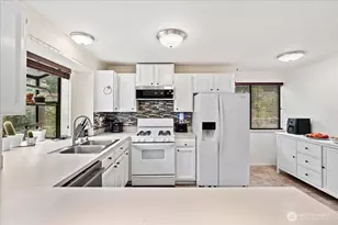 20507 123rd St Ct E, Bonney Lake, WA 98391 - Photo 6