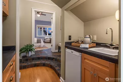 1718 Palm Avenue SW, Seattle, WA 98116 - Photo 28