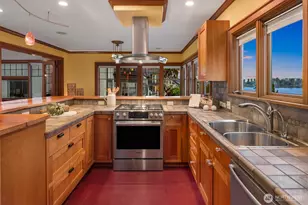1718 Palm Ave SW, Seattle, WA 98116 - Photo 16