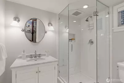 463 Lynn Street, Seattle, WA 98109 - Photo 34