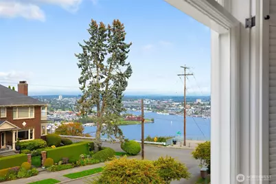 463 Lynn Street, Seattle, WA 98109 - Photo 32