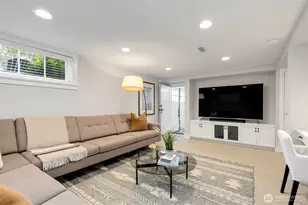 463 Lynn St, Seattle, WA 98109 - Photo 36