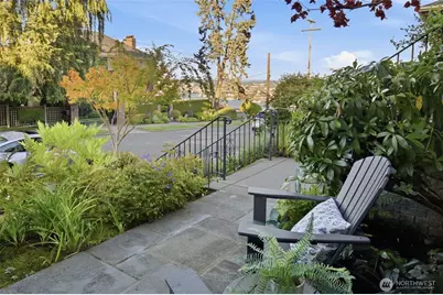 463 Lynn Street, Seattle, WA 98109 - Photo 38