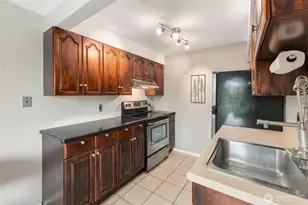 4810 S 187th Pl, Seattle, WA 98188 - Photo 8